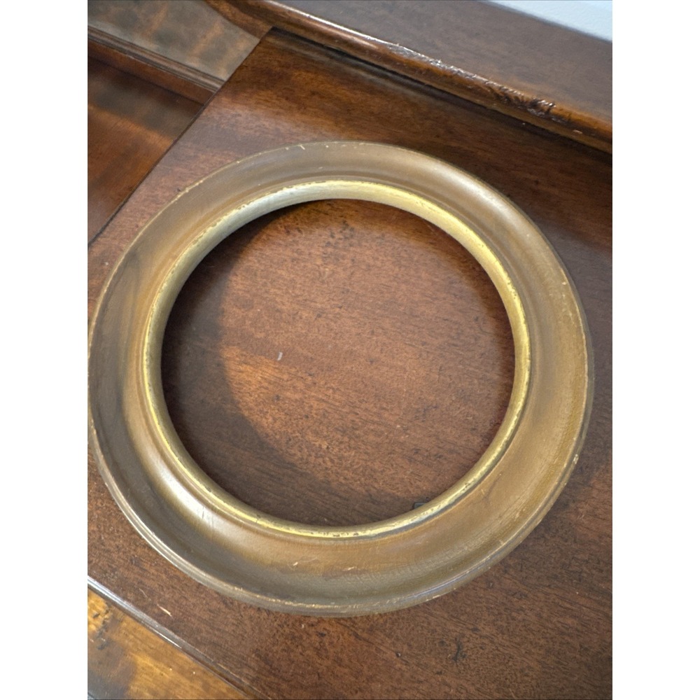 10.5" VTG Round Wood Plate Picture Frame Art Gallery Decor USA, Illinois